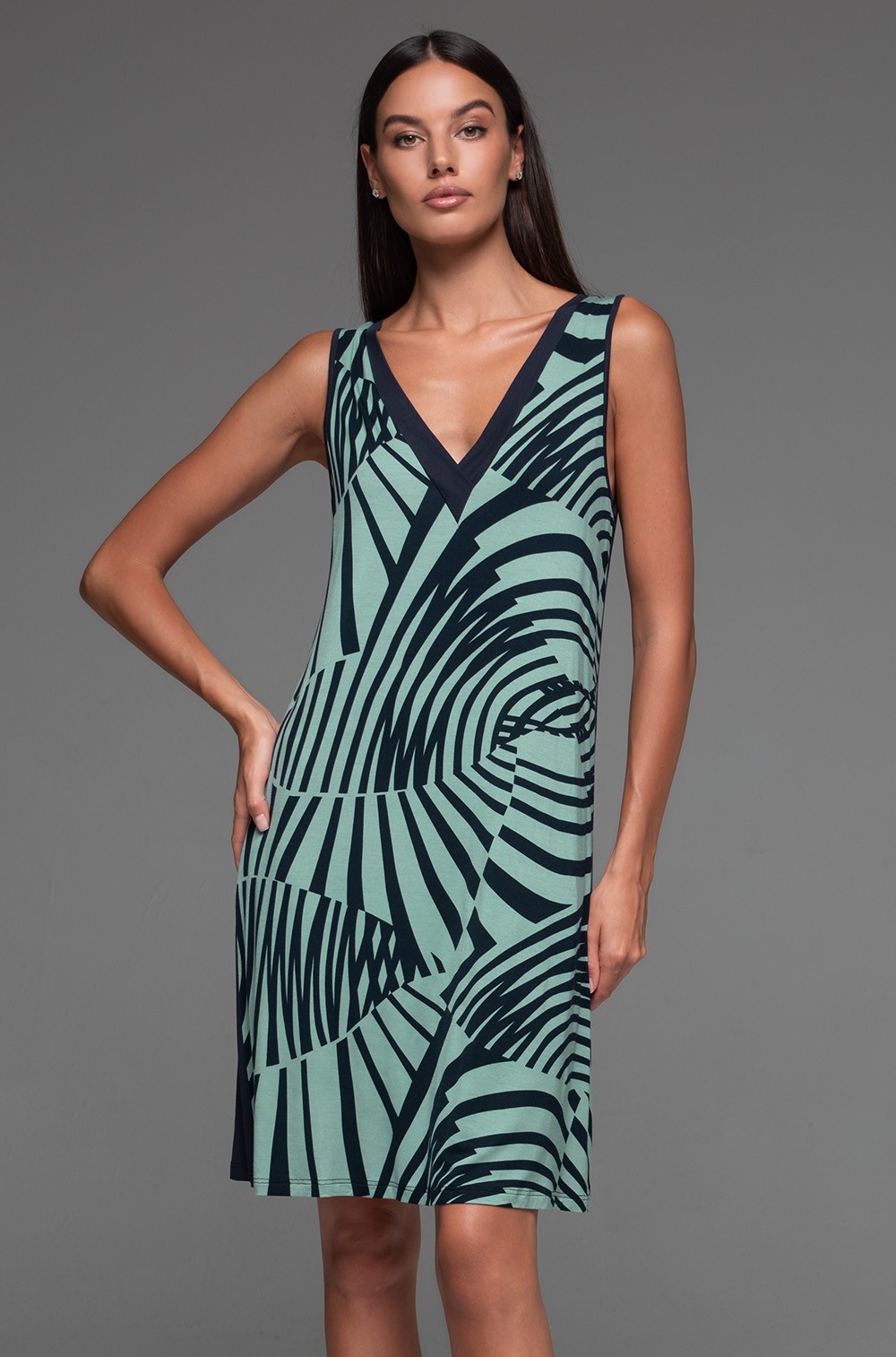 Сорочка средней длины на широких бретелях Mia-Amore 5201 "Courtney"